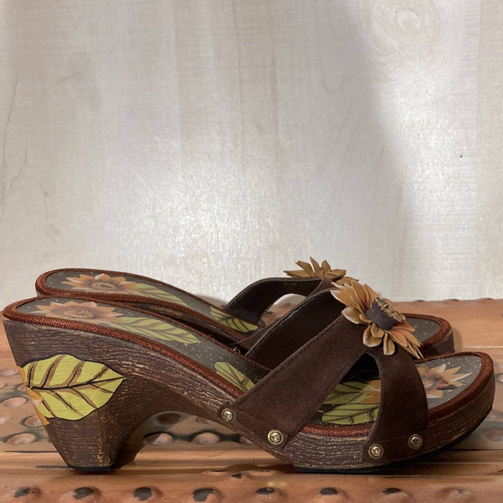 Cottage Core Sunflower Sandals Heels 9 - Picture 10 of 15